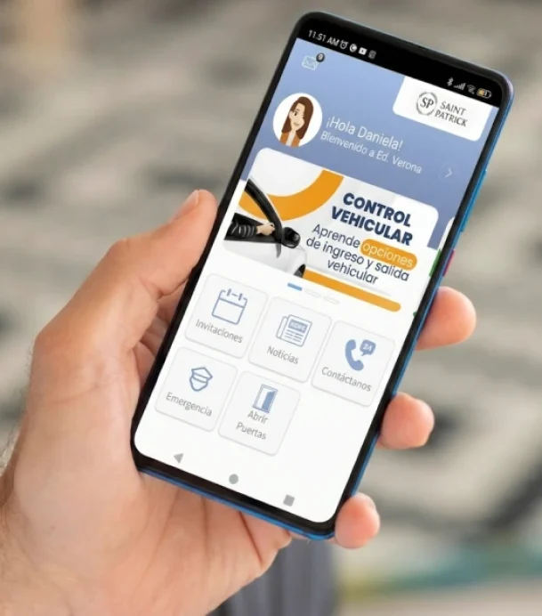 hombre-visitando-menu-app-fuseaccess